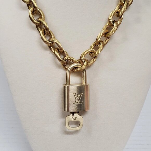Louis Vuitton Lock & Key Gold w/Unbranded Cuban Geometry Stainless Steel Chain - Picture 6 of 11